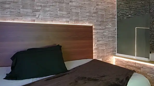 zenda Biancha online show from April 23, 12:01 pm