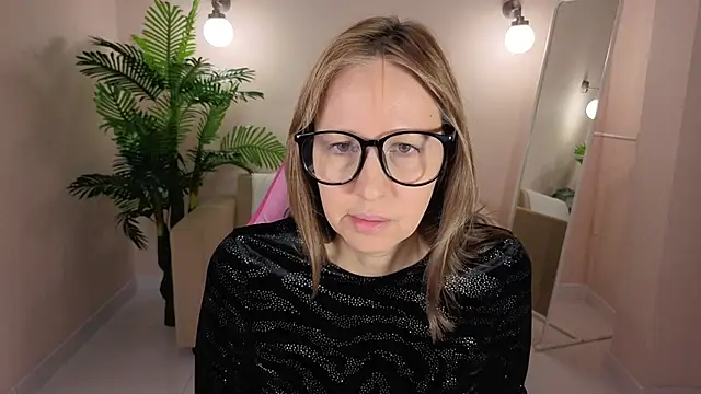 Elizabeth Andersonn online show from April 21, 1:09 am