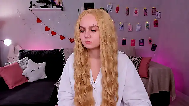 VivienAllen online show from March 3, 9:48 am