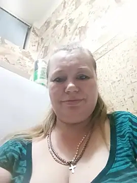 KiraStanton online show from June 6, 7:20 pm
