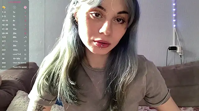 Emmibrilson online show from April 25, 12:30 pm