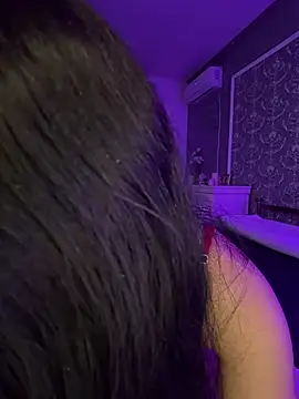 Olivia Noor online show from April 17, 11:40 pm