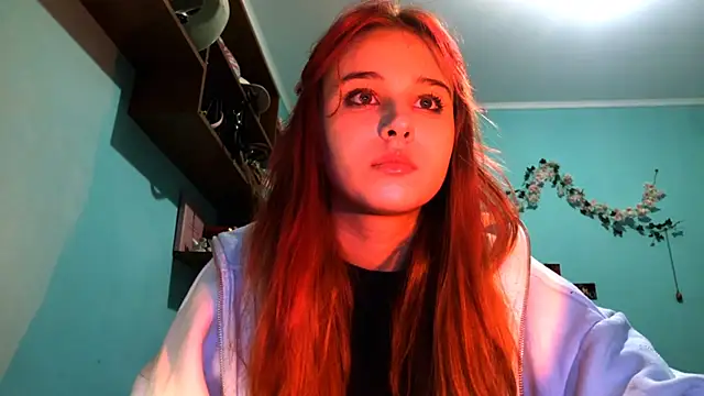 LolaBun online show from April 28, 8:02 pm