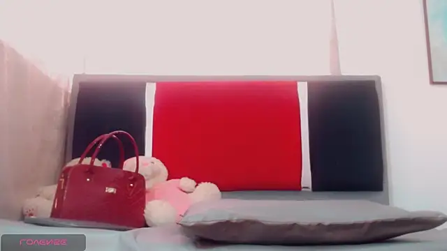 Abby White   online show from April 18, 7:18 pm