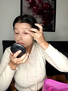 milk chloe  online show from April 25, 1:52 pm