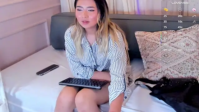 Baby foxx online show from April 26, 1:42 pm