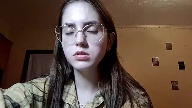 Katelemon online show from April 29, 5:30 pm