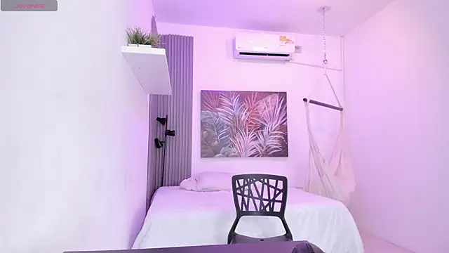 janinne lu online show from April 22, 11:18 am