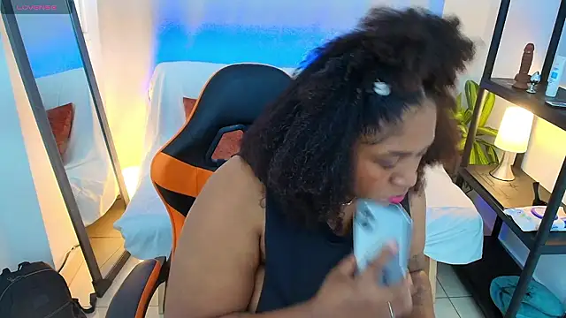 Megan-Small online show from March 4, 9:32 pm