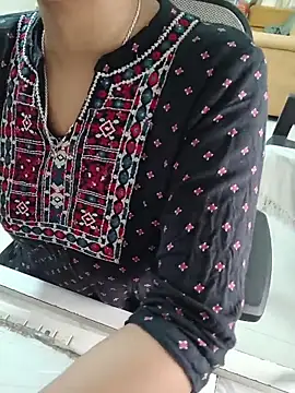 Queenlipx online show from April 20, 6:49 am