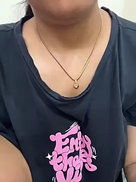 Queenlipx online show from June 5, 6:39 am