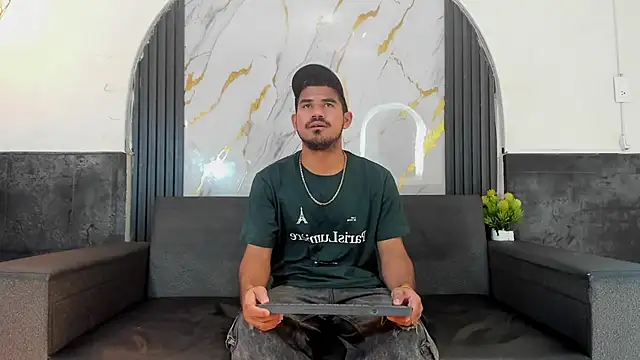 Latins on fire online show from April 17, 11:12 am