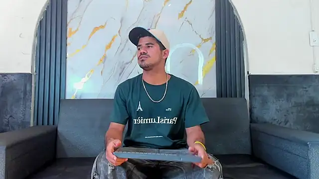 Latins on fire online show from April 18, 7:29 pm