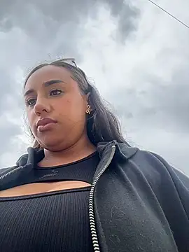 Eyssha online show from April 22, 9:23 pm