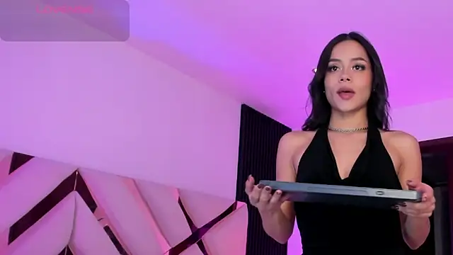 missnataly online show from June 10, 11:25 pm