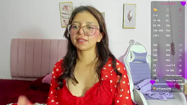 Zoow bluussh online show from April 25, 1:41 pm