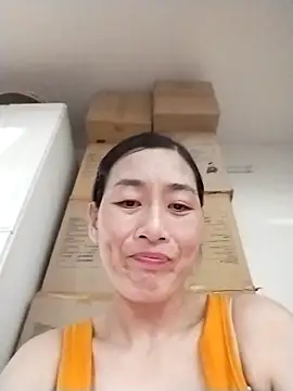 lris-Beauty77 online show from April 24, 3:04 pm