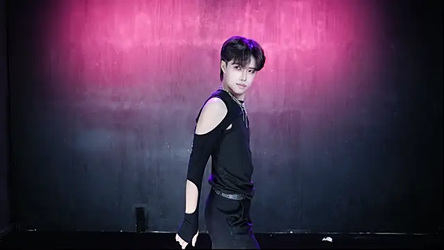 Queen-Vibe online show from April 20, 6:11 pm