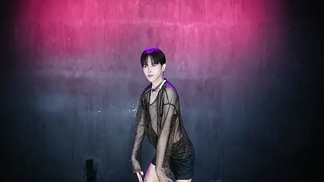 Queen-Vibe online show from April 24, 4:21 pm