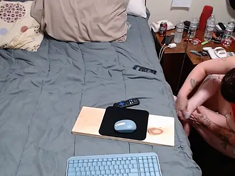 HarmlessPiece89 online show from April 23, 4:53 am