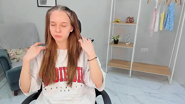 Nina Crown online show from March 25, 10:29 am