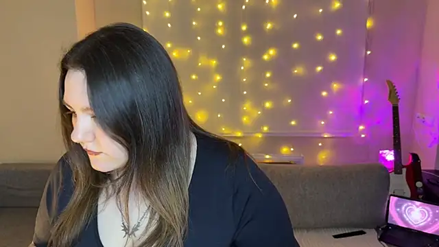 RiotKitten1 online show from March 4, 1:45 am