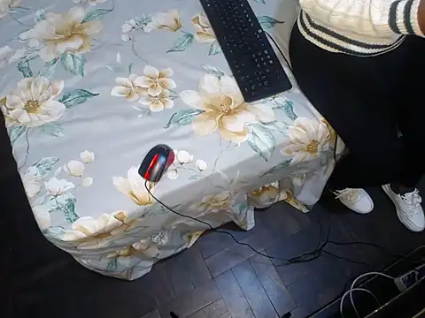 Serafyynx online show from March 10, 4:55 pm