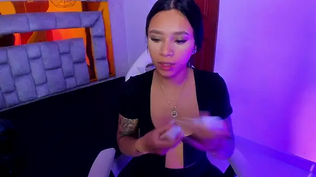 miiaboss  online show from March 29, 11:31 am