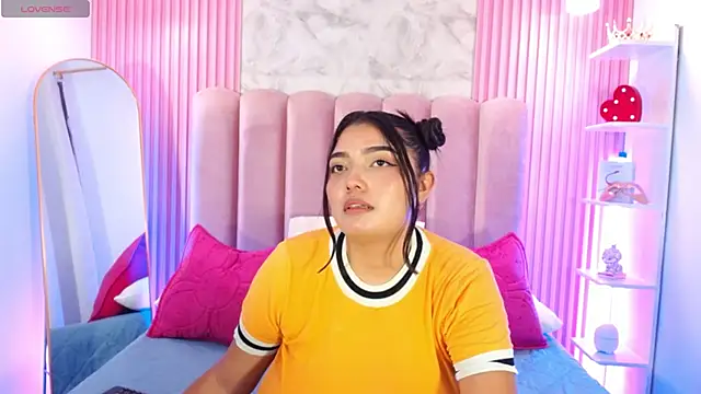 ArianaRougee online show from June 9, 3:28 am