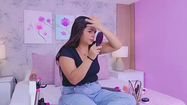 EmmaLeens online show from April 13, 12:06 pm