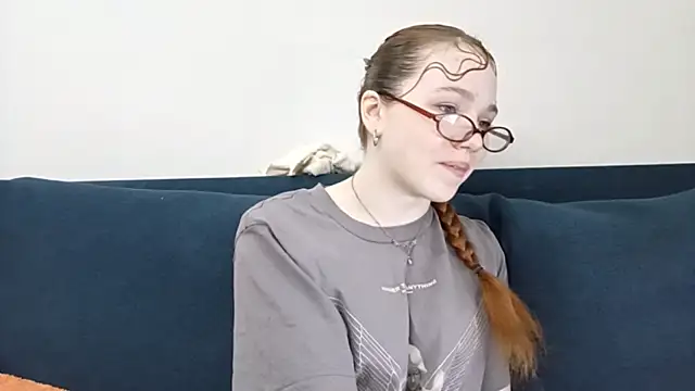 DizzyRina online show from April 24, 3:15 pm