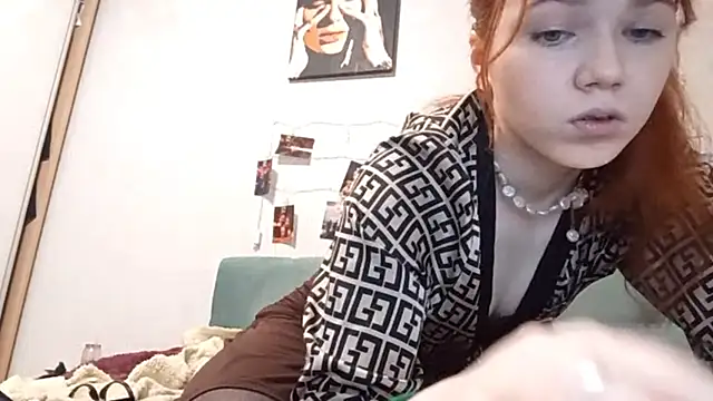 DizzyRina online show from March 1, 3:45 pm