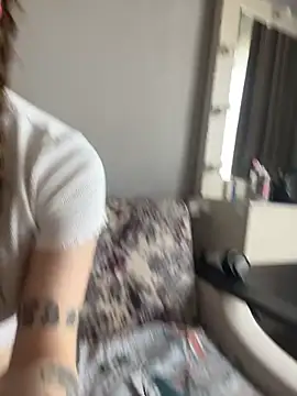 DivaAurum online show from April 23, 1:13 pm