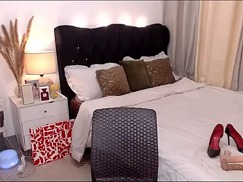 YzaHellsex online show from March 4, 4:57 pm