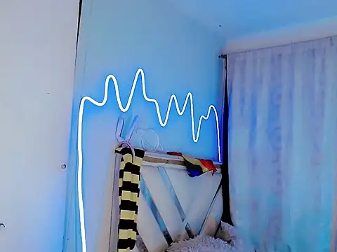 xyaraluv  online show from February 25, 10:19 pm