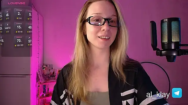 SatinSinner online show from March 8, 4:22 pm