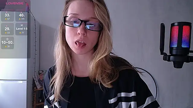 SatinSinner online show from March 23, 2:56 pm