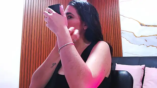 Loren Tay online show from April 23, 3:25 am