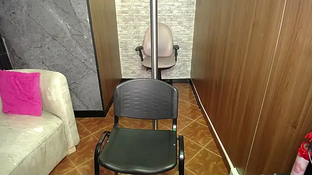 Aura cute  online show from March 7, 3:46 am