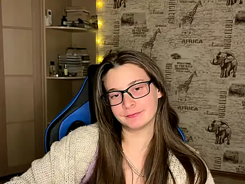 HotEmilia online show from March 11, 10:01 pm