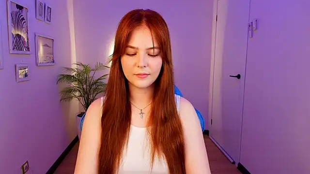 Elle Funning online show from May 6, 3:21 am