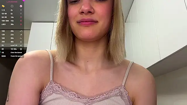 Carolini i online show from June 8, 4:08 pm