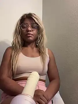 princessandthefootjob online show from April 19, 7:05 pm