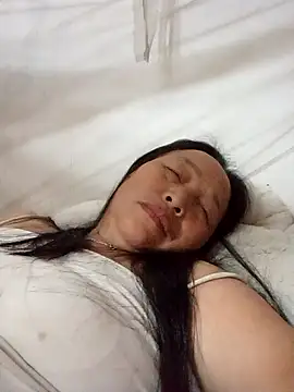 heesuu11 online show from April 18, 8:31 pm