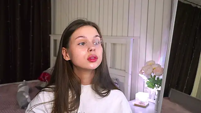 EarthaLevra online show from April 24, 7:27 pm