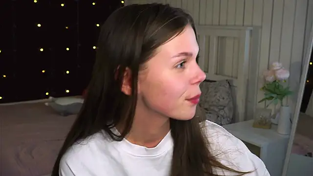 EarthaLevra online show from April 19, 7:27 pm