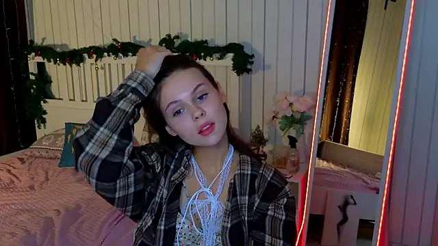 EarthaLevra online show from March 5, 9:10 pm