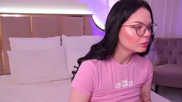 CindyMil online show from April 22, 6:21 am