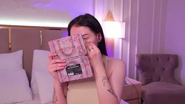 CindyMil online show from April 28, 6:17 am