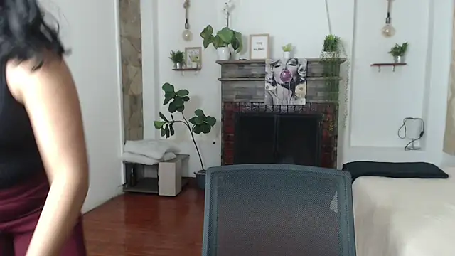 Emma hassani online show from April 22, 1:30 pm